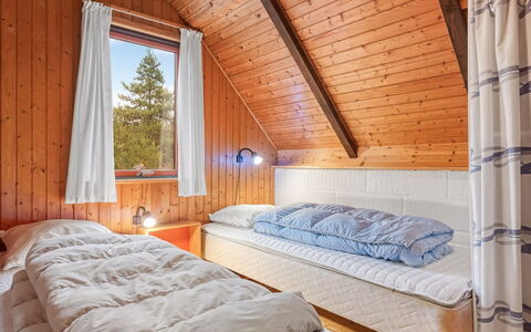 Erhardt - 2Km from the Sea: Bois, Domicile, Chalet, Chambre, Cabane En Rondins, Lit, Dur, Literie, Tache De Bois, L'Hiver