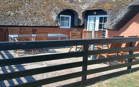 Eweline - 700M from the Sea: Clôture, Balustrade, Accueil Escrime, Planche, Ranch