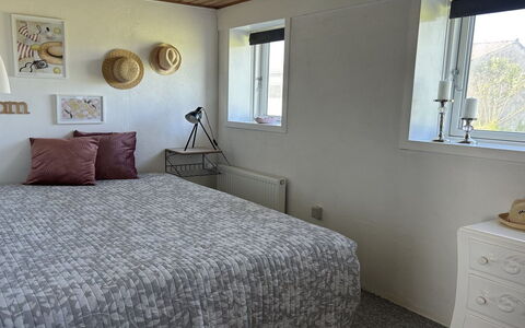 Jorek - 700M from the Sea: Lit, Chambre, Literie, Drap De Lit, Design Intérieur, Mur, Meubles, Sol, Bois, Linge