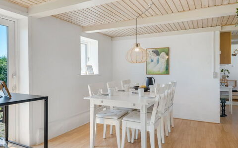 Jorek - 700M from the Sea: Meubles, Design Intérieur, Sol, Sol, Bois, Plafond, Table, Chaise, Table Cuisine Et Salle A Manger, Salle À Manger
