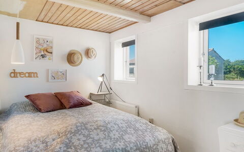 Jorek - 700M from the Sea: Design Intérieur, Chambre, Lit, Mur, Meubles, Bois, Plafond, Sol, Sol, Drap De Lit
