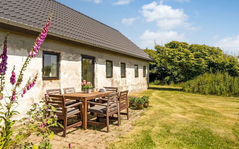 Jorek - 700M from the Sea: Chalet, Domicile, Zone Rurale, Ferme, Prairie, Jardin, Biens, Pelouse, Aménagement Paysager, Cour