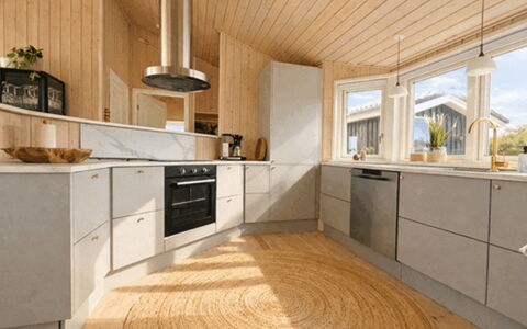 Bosse - 200M to the Fjord: Sol, Bois, Design Intérieur, Plafond, Sol, Cuisine, Comptoir, Appareil De Cuisine, Parquet, Cabinetry