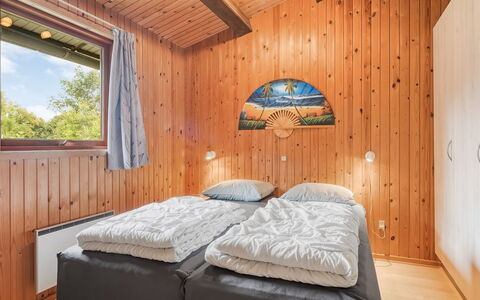 Engelbertine - 800M to the Fjord: Bleu, Arbuste, Chalet, Couverture De Sol, Jardin, Biens, Ombre, Aménagement Paysager, Ferme, Eco Hôtel