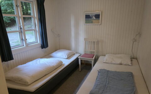 Lilija - 7.9Km to the Fjord: Blanc, Police De Caractère, Nombre