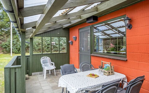 Saxe - 1Km from the Sea: Maison, Toit, Domicile, Chalet, Cabanon, Batiments Jardin, Siding, Cour, Cabane En Rondins, Cabane