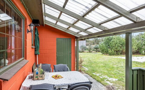 Saxe - 1Km from the Sea: Maison, Toit, Domicile, Chalet, Cabanon, Batiments Jardin, Siding, Cour, Cabane En Rondins, Cabane