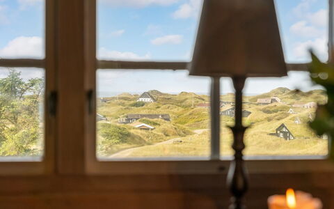 Apelone - 450M from the Sea: Lumière Du Soleil, Daylighting, Lampe, Lampshade, Rideau