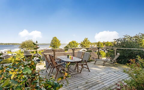 Odlef - 110M to the Fjord: Ciel, Paysage, Chaise, Mobilier De Jardin, Jardin, Eco Hôtel, Ombre, Recours, Plate-Forme