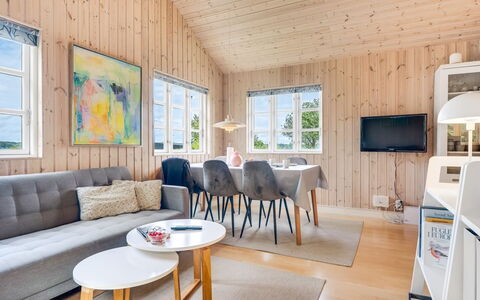 Odlef - 110M to the Fjord: Bois, Design Intérieur, Meubles, Sol, Plafond, Domicile, Sol, Pièce, Maison, Salon