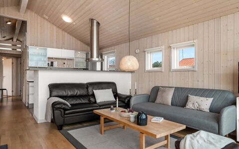 Nomi - 100M from the Sea: Bois, Meubles, Sol, Design Intérieur, Plafond, Sol, Canapé, Pièce, Salon, Domicile