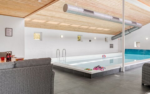 Maris - 20Km from the Sea: Bois, Toit, Domicile, Maison, Architecture, Siding, Lot Terre, Chalet, Cabanon, Batiments Jardin