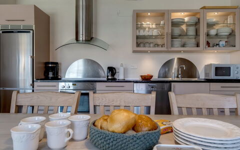 Verner - 990M from the Sea: Meubles, Design Intérieur, Appareil De Cuisine, Cuisine, Plafond, Bois, Sol, Comptoir, Éclairage, Cabinetry