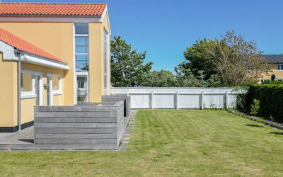 Meike - 700M from the Sea