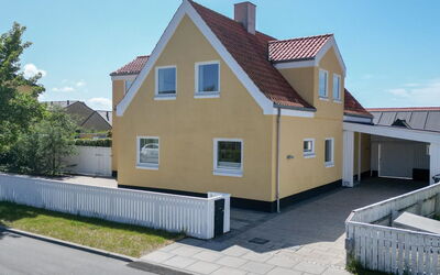 Meike - 700M from the Sea