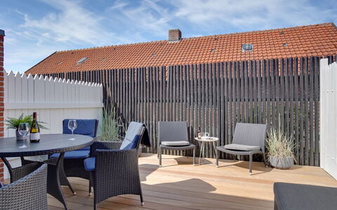 Henritte - 200M from the Sea: Bois, Mobilier De Jardin, Meubles, Chaise, Plate-Forme, Ombre, Dur, Tableau De Plein Air, Patio, Parquet