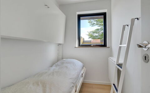 Henritte - 200M from the Sea: Mur, Bois, Sol, Design Intérieur, Sol, Chambre, Plafond, Lit, Pièce, Appartement