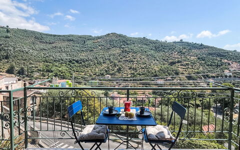Alessandro: Balcon, Chaise, Mobilier De Jardin, Tableau De Plein Air, Plante D'Appartement, Table Basse, Clôture, Eco Hôtel, Table Cuisine Et Salle A Manger, Pot De Fleur