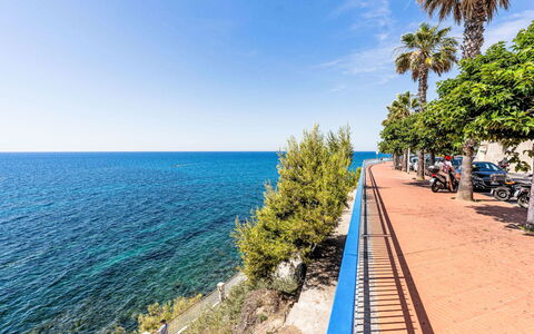 Villa Cristina: Bleu, Plan D'Eau, Mer, Côte, Cotiers Et Relief Océaniques, Horizon, Océan, Plage, Rive, Tropiques