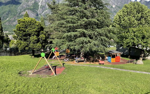 Family Home: Blanc, Police De Caractère, Nombre