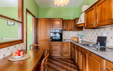 Family Home: Design Intérieur, Cabinetry, Bois, Sol, Cuisine, Meubles, Plafond, Sol, Comptoir, Pièce