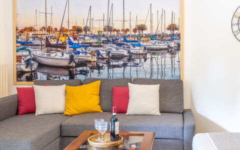 Corte Marina Apartment: Design Intérieur, Meubles, Sol, Sol, Pièce, Canapé, Salon, Cadre, Chaise