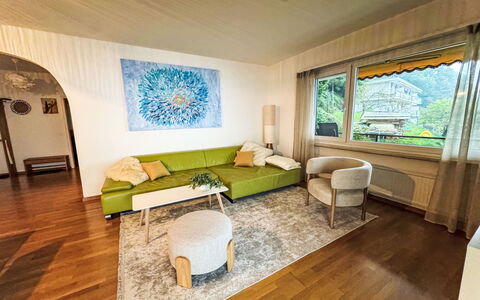 Apt.woka: Meubles, Design Intérieur, Sol, Sol, Canapé, Bois, Plafond, Pièce, Salon, Parquet