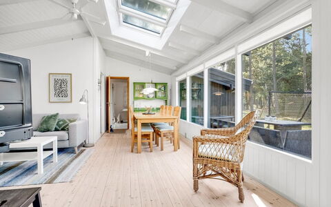 Torkel - 1Km from the Sea: Bois, Sol, Design Intérieur, Plafond, Meubles, Sol, Parquet, Domicile, Salon, Canapé