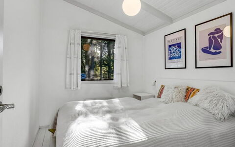 Torkel - 1Km from the Sea: Chambre, Lit, Design Intérieur, Drap De Lit, Literie, Plafond, Linge, Domicile, Meubles, Sol