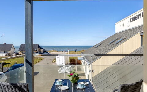 Eilika - 100M from the Sea: Ombre, Balcon, Daylighting, Mobilier De Jardin, Villa, Plate-Forme, Recours, Appartement Penthouse