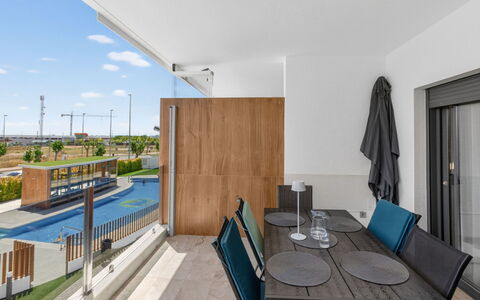 Lamar Resort Vii: Appartement, Balcon, Condominium, Clôture, Mobilier De Jardin
