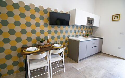 Elementi Luxury Otranto: Meubles, Design Intérieur, Sol, Cuisine, Sol, Comptoir, Appareil De Cuisine, Plafond, Pièce, Principaux Appliance