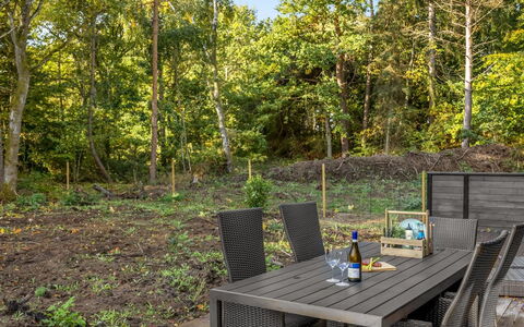 Mavis - 1.6Km from the Sea: Meubles, Mobilier De Jardin, Tableau De Plein Air, Chaise, Jardin, Dur, Table Cuisine Et Salle A Manger, Matériau Naturel, Ombre, Arrière-Cour