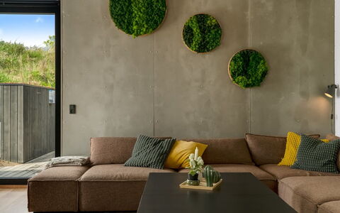 Uschi - 1Km from the Sea: Meubles, Mur, Design Intérieur, Bois, Sol, Canapé, Sol, Table, Domicile, Salon