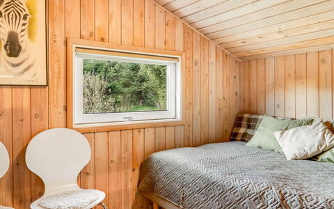 Jürgen - 2.5Km from the Sea: Bois, Design Intérieur, Chambre, Plafond, Sol, Sol, Drap De Lit, Meubles, Lit, Literie