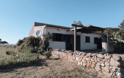 Baita Vignola: Architecture, Maison, Zone Rurale, Lot Terre, Établissements Humains, Chalet, Village, Sol, Ombre, Ferme