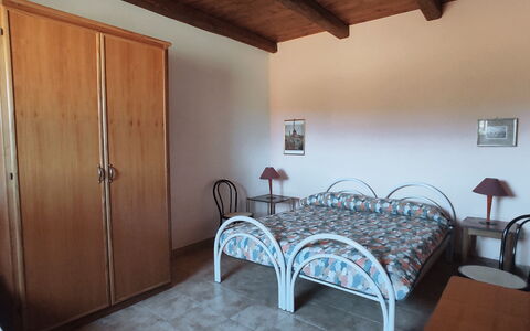 Baita Vignola: Meubles, Sol, Sol, Lit, Chambre, Design Intérieur, Bois, Drap De Lit, Plafond, Pièce