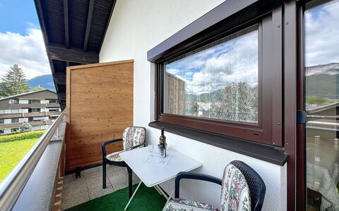 Bergblick: Appartement, Balcon, Ombre, Dur, Daylighting, Tache De Bois