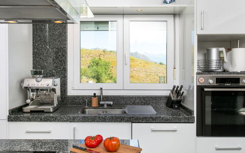 Magdalena: Cuisine, Comptoir, Appareil De Cuisine, Principaux Appliance, Cabinetry, Électroménager, Design Intérieur, Cuisinière, Meubles, Le Fourneau