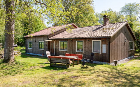 Extorp: Herbe, Bâtiment, Bois, Maison, Chalet, Toit, Domicile, Zone Rurale, Lot Terre, Ferme