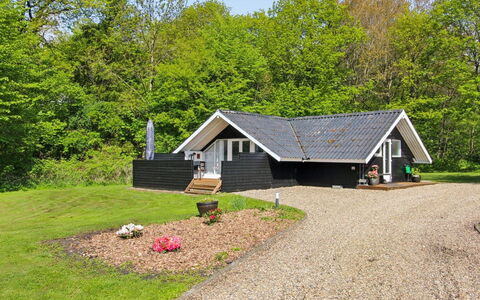 Ilwith - 28Km from the Sea: Maison, Domicile, Toit, Chalet, Biens, Siding, Ferme, Allée, Pelouse, Aménagement Paysager