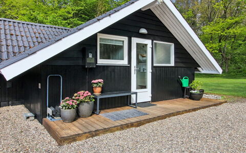 Ilwith - 28Km from the Sea: Chalet, Siding, Dur, Batiments Jardin, Cabanon, Escaliers, Planche