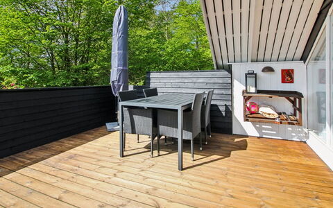 Ilwith - 28Km from the Sea: Bois, Parquet, Dur, Plate-Forme, Meubles, Planche, Tache De Bois, Composite, Mobilier De Jardin, Siding