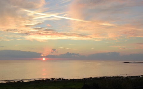 Punta Braccetto Fronte Mare: Ciel, Nuage, Horizon, Jour, Ressources En Eau, Afterglow, Le Coucher Du Soleil, Crépuscule, Orange