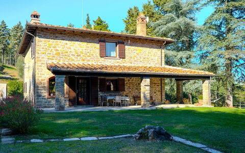 Villa la Guardiola: Maison, Domicile, Chalet, Toit, Ferme, Biens, Jardin, Aménagement Paysager, Pelouse