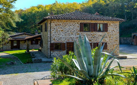Villa la Guardiola: Maison, Domicile, Toit, Chalet, Arbuste, Zone Rurale, Ferme, Biens, Jardin