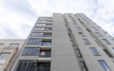 Pier: Jour, Bâtiment, Zone Urbaine, Zone Métropolitaine, Ville, Appartement, Façade, Bâtiment Commercial, Condominium