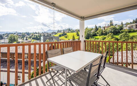Flims 800: Meubles, Chaise, Porche, Table, Mobilier De Jardin, Plate-Forme, Eco Hôtel, Ombre, Balcon, Table Cuisine Et Salle A Manger