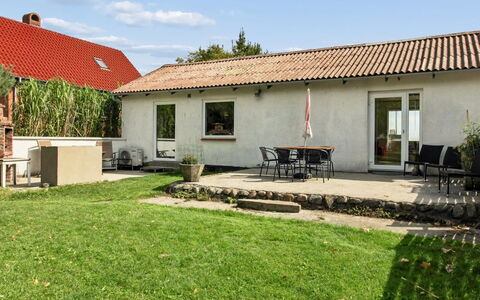 Tessa - 19Km from the Sea: Meubles, Design Intérieur, Bois, Plafond, Sol, Sol, Parquet, Table Cuisine Et Salle A Manger, Table, Luminaire