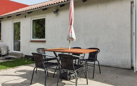 Tessa - 19Km from the Sea: Meubles, Design Intérieur, Bois, Plafond, Sol, Sol, Parquet, Table Cuisine Et Salle A Manger, Table, Luminaire